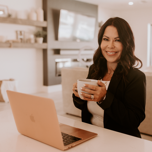 Airbnb with the Hunters - Learn the Secrets to Building a Successful Airbnb Business